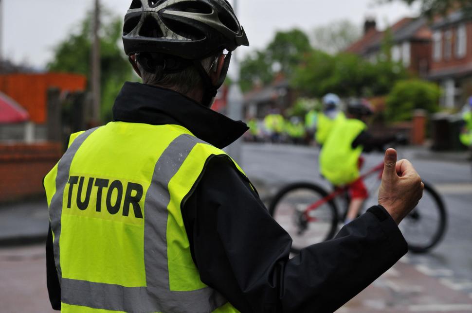 Offer adults free training to help shift to cycling say experts road.cc